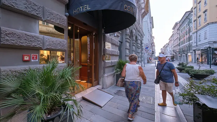 L'hotel Continentale in via San Nicolò (Silvano)