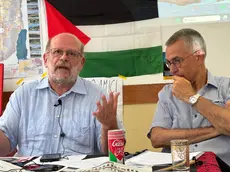 A destra don Nandino Capovilla (foto Lorenzo Pòrcile)