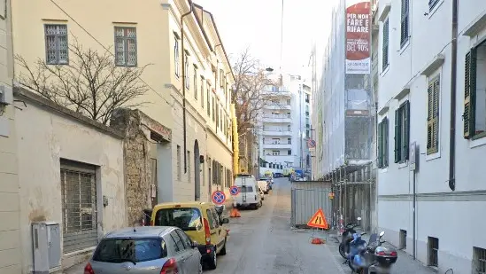 Una panoramica di via Belpoggio, dove è avvenuto il furto
