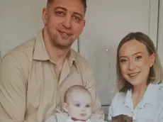 Papà Bogdan e mamma Roxana con il piccolo Arian