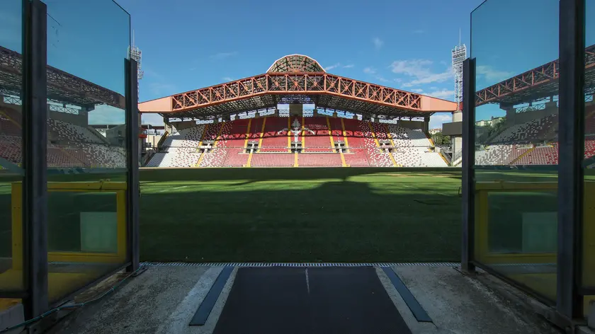 Lo stadio Rocco deserto (Lasorte)