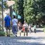 Turisti in Castello a Ferragosto (Foto Tibaldi)