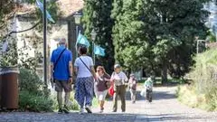 Turisti in Castello a Ferragosto (Foto Tibaldi)