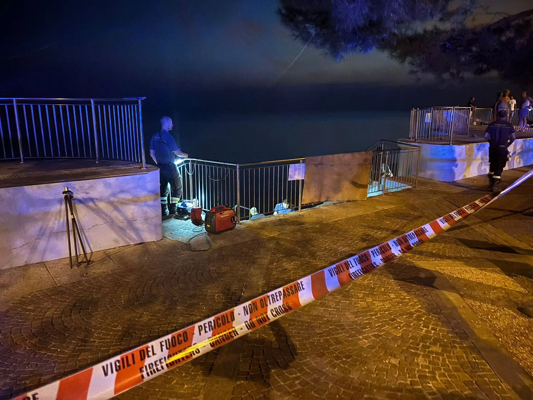 L'area dove è avvenuto il soccorso è stata transennata
