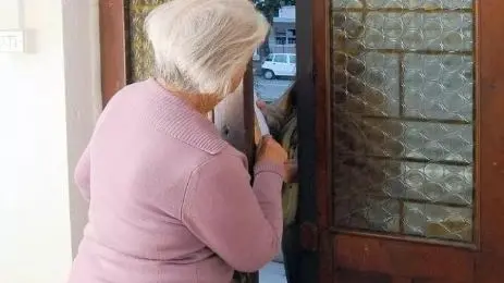 Un'anziana è stata raggirata con la truffa del finto incidente