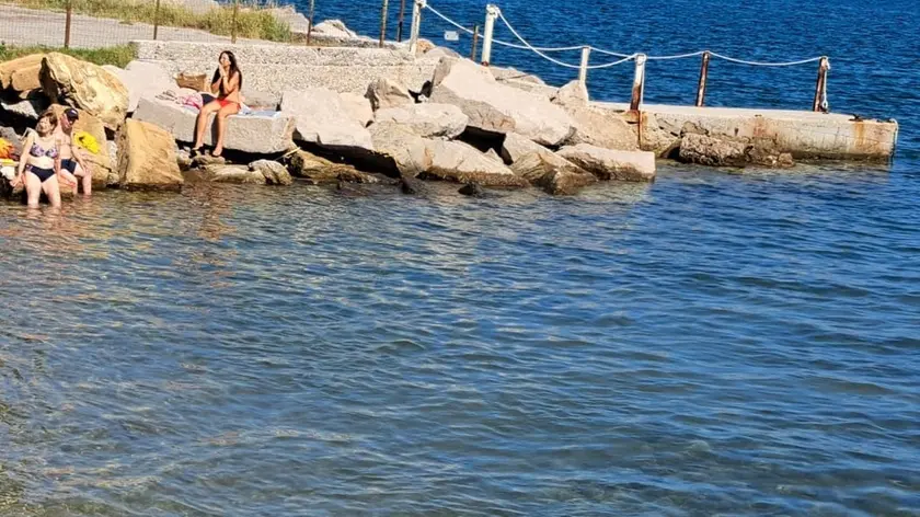 Lo specchio d'acqua dove la donna si è sentita male