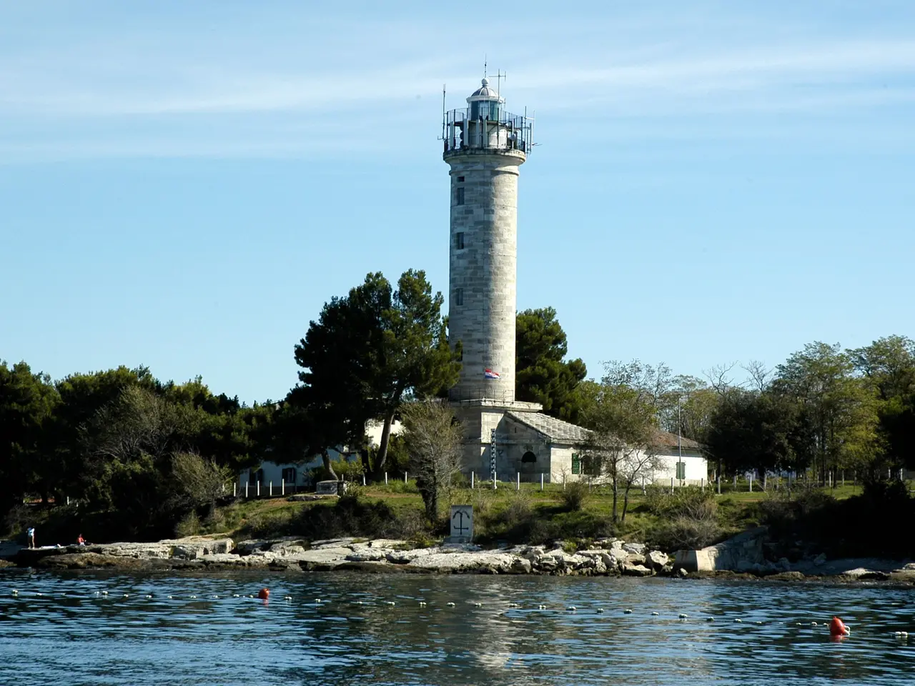 Il faro di Punta Salvore in una foto d’archivio