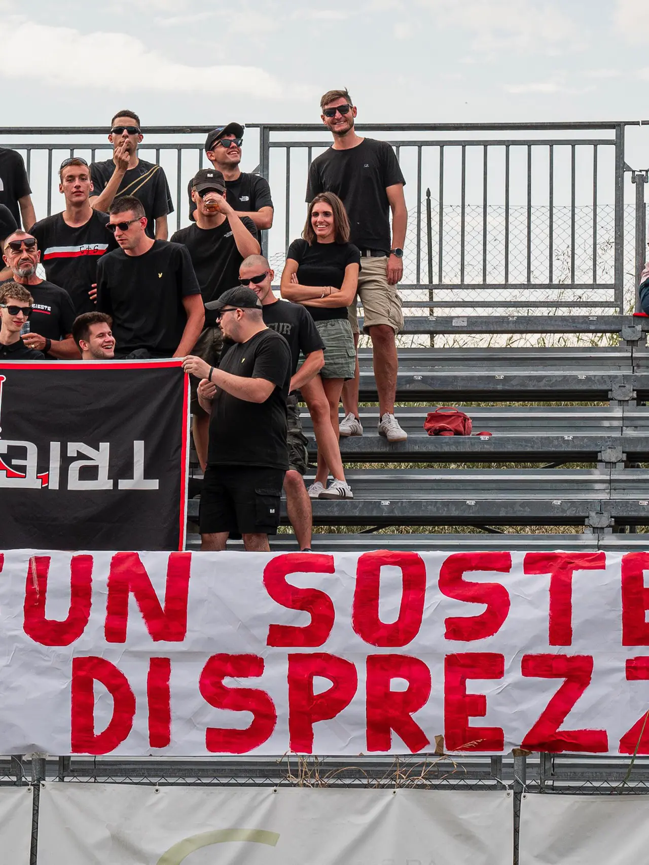 I tifosi della Triestina ad Arzignano (Foto Quarantotto / Lasorte)