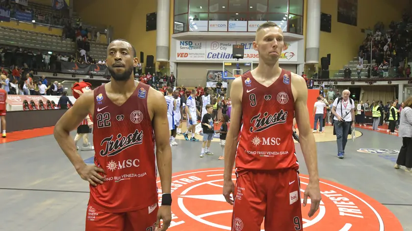 Gli americani Brown e Uthoff pronti per mettersi a disposizione di coach Gonzalez. Foto Bruni