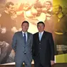 Tito e Bruno davanti all’immagine del padre alla mostra del 2012