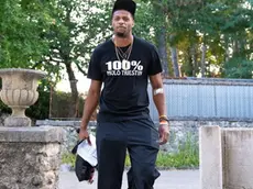 Jeff Brooks ha sfoggiato una maglietta con scritto “100% mulo triestin”