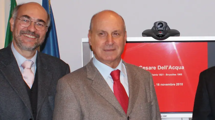 Il professor Franco Firmiani (a destra nella foto)