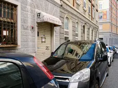 Il locale chiuso in via Foscolo (Silvano)