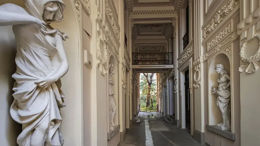 Le statue nella galleria della Casa dei Mascheroni (fotoservizio Andrea Lasorte)