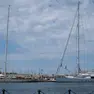 I due yacht Halekai e Kaizen che in questi giorni hanno fatto sfoggio di sé in Marina San Giusto (foto Silvano)