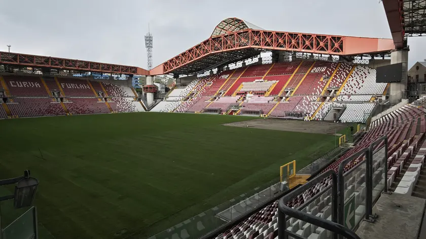 Il terreno dello stadio Rocco (Lasorte)