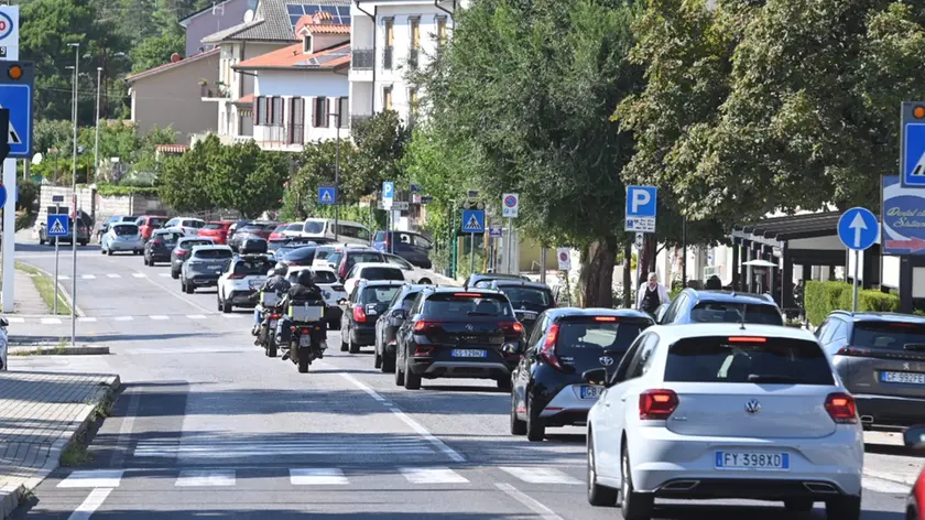 Le lunghe code di domenica a Sistiana (Bruni)