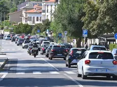 Le lunghe code di domenica a Sistiana (Bruni)