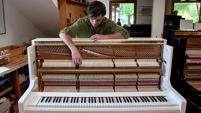 Luca Ciut, il pianista in una foto di Francesco Chiot