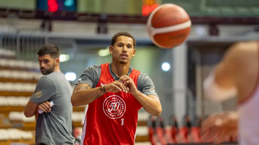 Toscano-Anderson in allenamento per la Pallacanestro Trieste