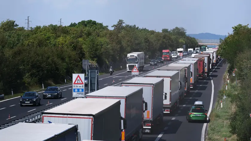 File sul raccordo autostradale (Silvano)