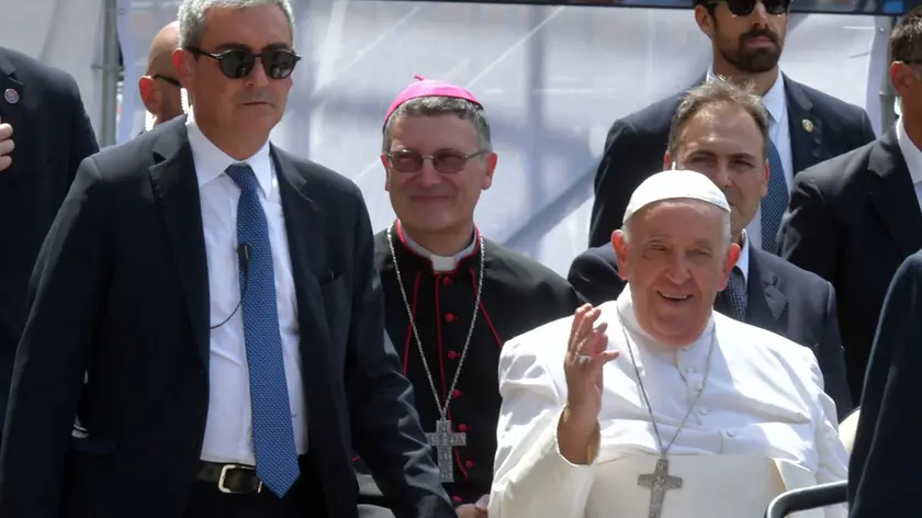Il vescovo di Trieste, Enrico Trevisi, assieme a Papa Francesco (Bruni)