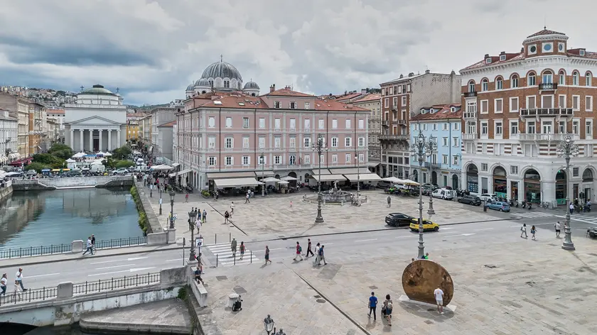 La zona off limits per manifestazioni che prevedono l’attività di somministrazione di cibo e bevande e che si estende da piazza Sant’Antonio a piazza Ponterosso (Silvano)