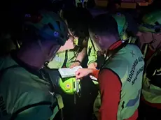 In corso le operazioni di ricerca da parte dei vigili del fuoco e soccorso alpino