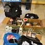 Alcune delle cose sequestrate dalle Polizia