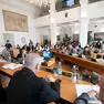 Il sindaco Luca Fasan mentre interviene durante il Consiglio comunale foto Bonaventura