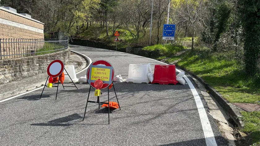 La strada per San Servolo chiusa mesi fa per uno smottamento
