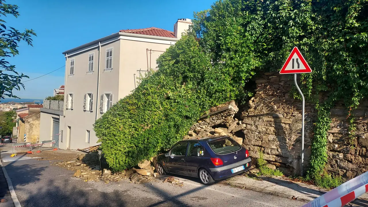 Il crollo in via dell'Eremo (Bruni)