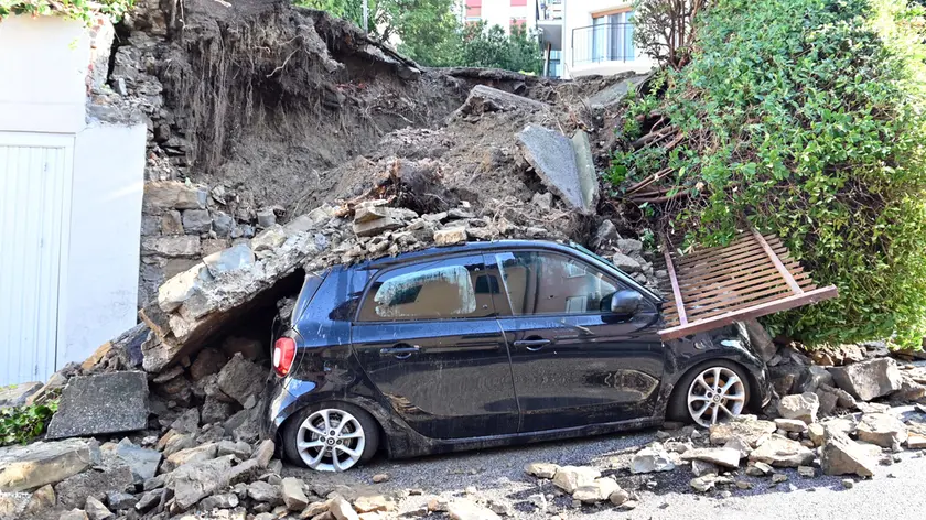 I danni del nubifragio in via dell'Eremo (Bruni)