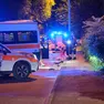 Ambulanza e automedica in via Flavia sul luogo dell’incidente assieme ai Vigili del fuoco e alle forze dell’ordine. Foto Massimo Silvano