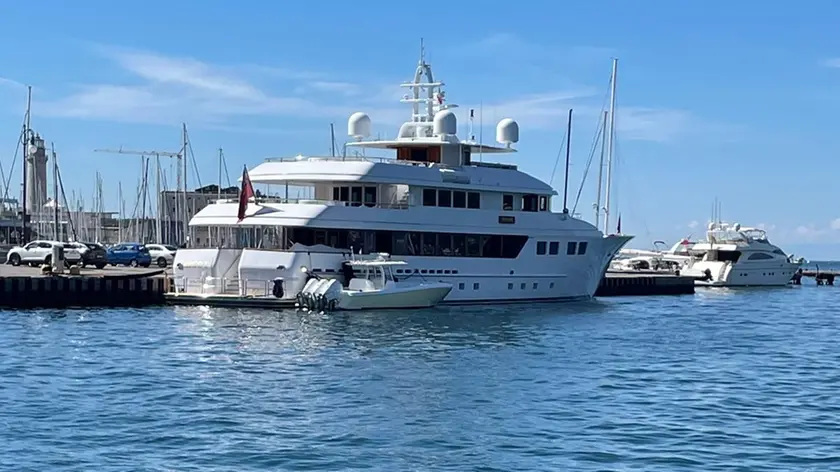 Ingot al Molo Pescheria: occupa il numero 1463 nella classifica mondiale degli yacht più grandi