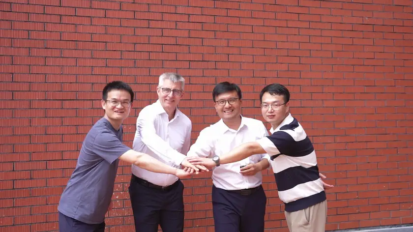 Il team di ricercatori: Nenchao Luo, Paolo Fornasiero, Feng Wang, Ping Jin