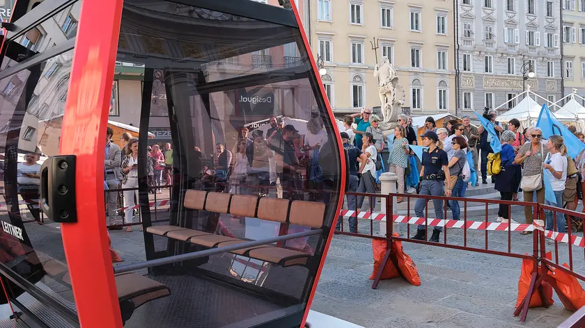 La presentazione della cabinovia in piazza della Borsa (Silvano)