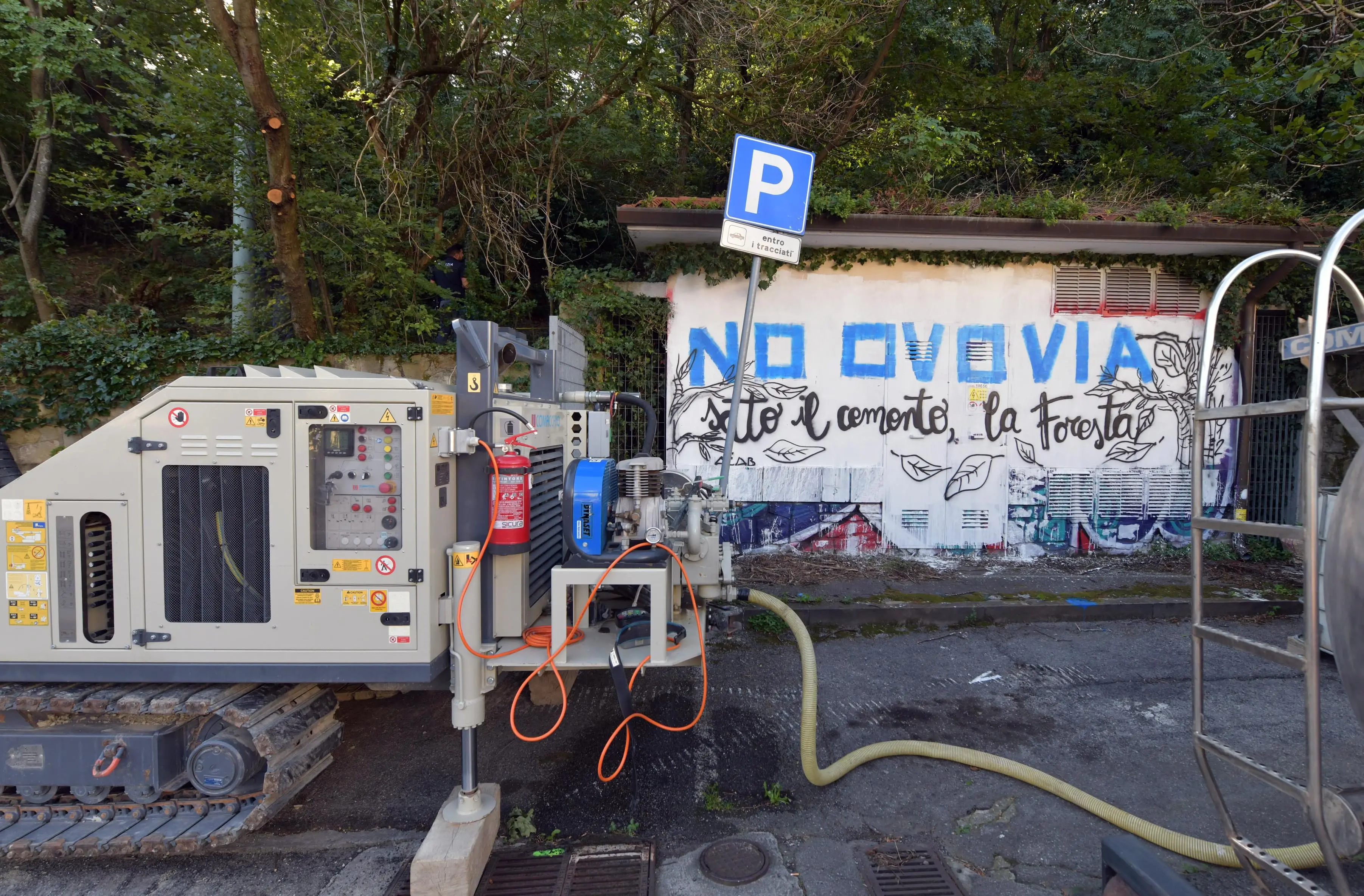 I carotaggi in strada di Fiume (Bruni)