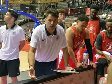 Time-out del tecnico biancorosso Israel Gonzales Foto Bruni