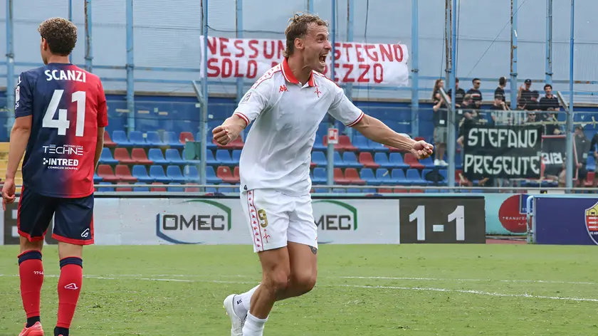 L'esultanza di Vertainen dopo il gol vittoria a Lumezza (Mariani / Lasorte)