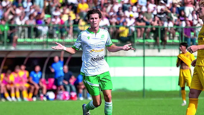 L’esultanza di Simone Butti, autore della doppietta decisiva nel successo del San Luigi sul Conegliano (Foto Nedok)