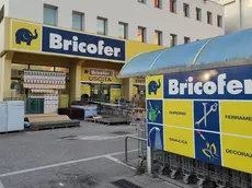 La ferramenta di Valmaura dove è avvenuta la tentata rapina foto (Lasorte)