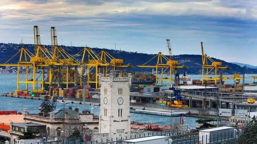 Una veduta del Porto di Trieste in una foto d'archivio