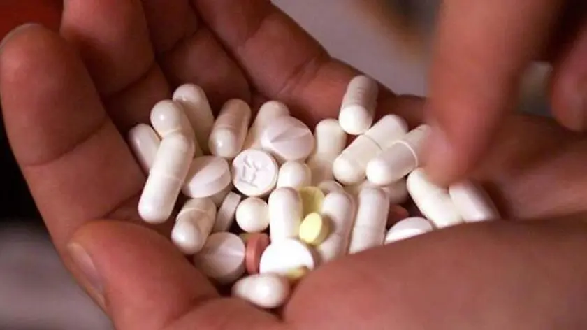Nella casa del 26enne sono state trovate anche pasticche di ecstasy