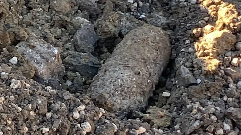 La bomba sganciata da un aereo alleato, riaffiorata giovedì in porto