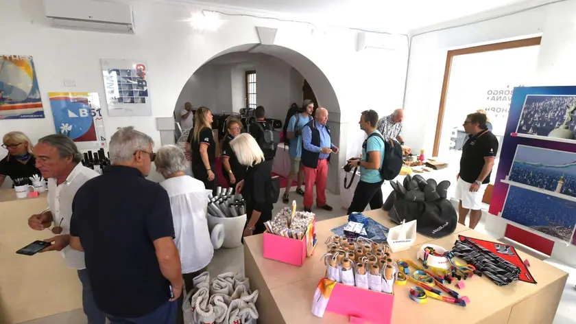 L'inaugurazione del Barcolana Shop (Bruni)