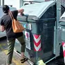 I nuovi “cassonetti intelligenti” dell’indifferenziata in centro città, ora apribili con pulsante Foto Silvano