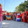 L’esibizione del coro dello Uwc of Adriatic e alcuni degli studenti ieri in piazza Transalpina per la celebrazione della Giornata internazionale