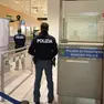 Controlli della polizia di frontiera in aeroporto