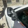 Uno degli specchietti vandalizzati